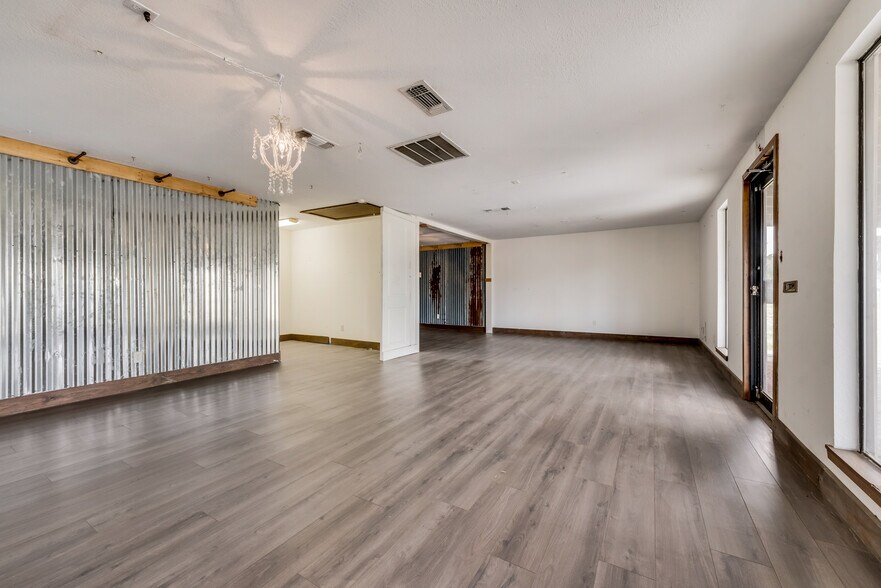 More Photos Of 1501 N Trade Days Blvd, Canton Storefront Retail Office For Sale