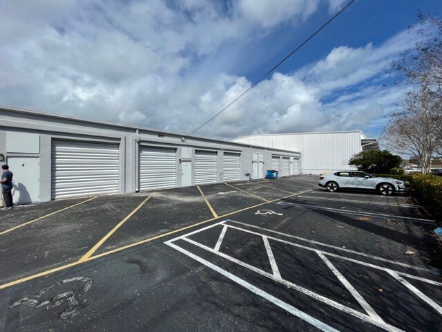More Photos Of 2701 NE 4th Ave, Pompano Beach Warehouse For Lease