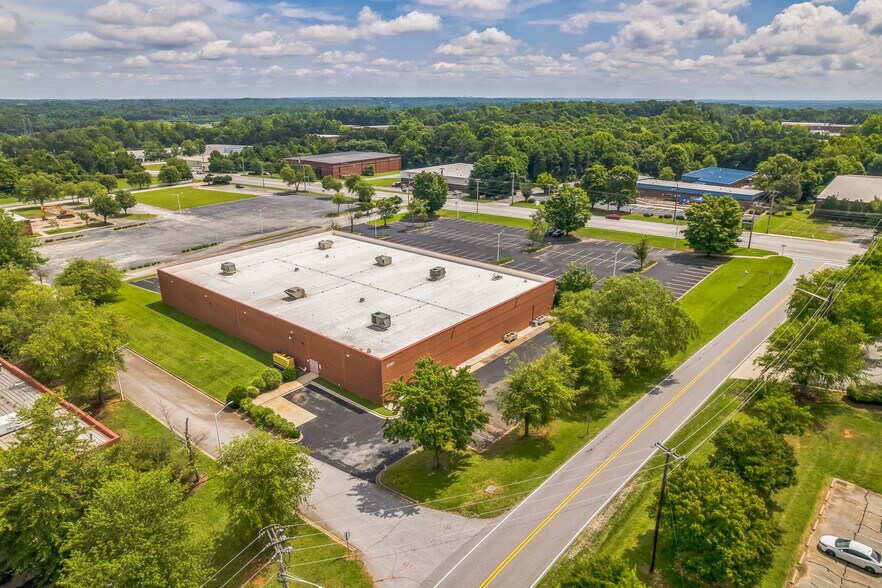 More Photos Of 2080 Brentwood St, High Point Office For Lease