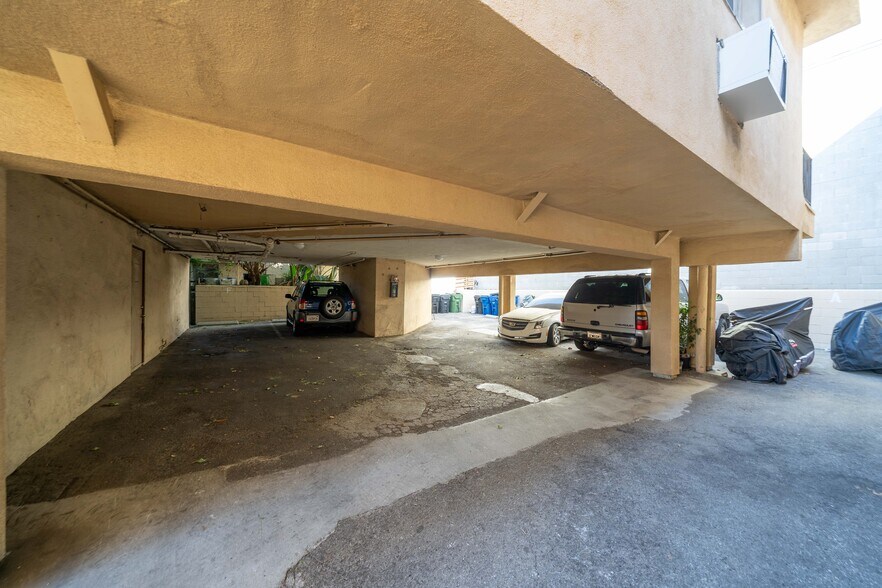 More Photos Of 16129 Cantlay St, Van Nuys Apartments For Sale