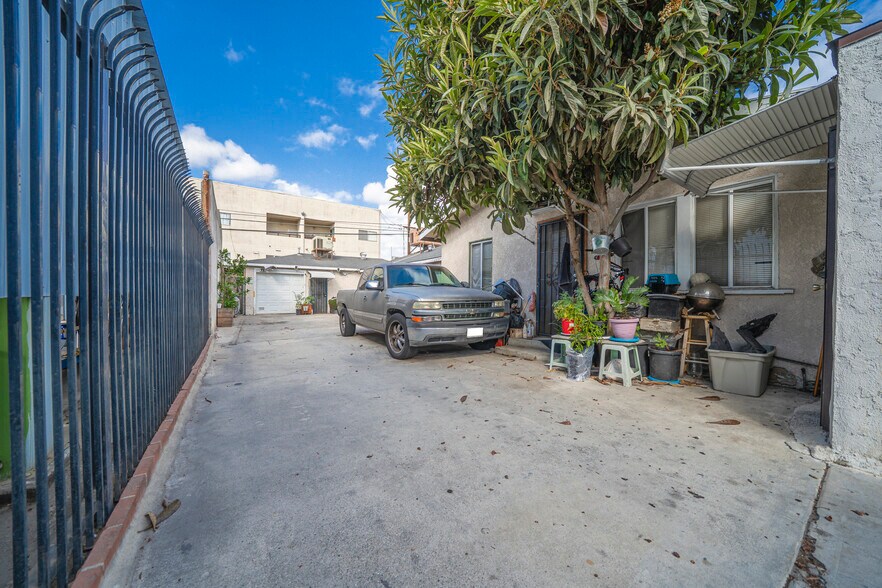 More Photos Of 14415 S Western Ave, Gardena Storefront Retail Residential For Sale