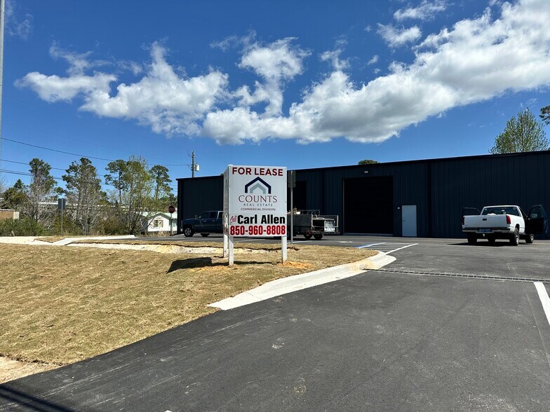 More Photos Of Moylan Rd, Panama City Beach Distribution For Lease