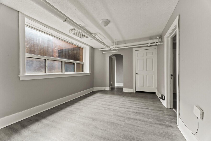 More Photos Of 581 Cataraqui St, Windsor Apartments For Sale