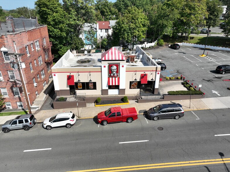 More Photos Of 585 Cedar Ln, Teaneck Fast Food For Lease