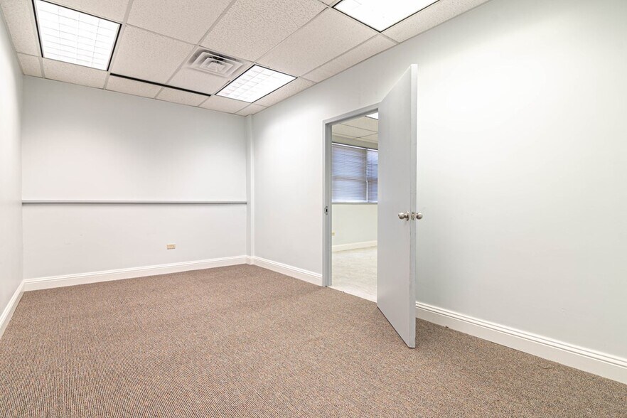 More Photos Of 200 W Illinois Ave, Midland Office For Sale