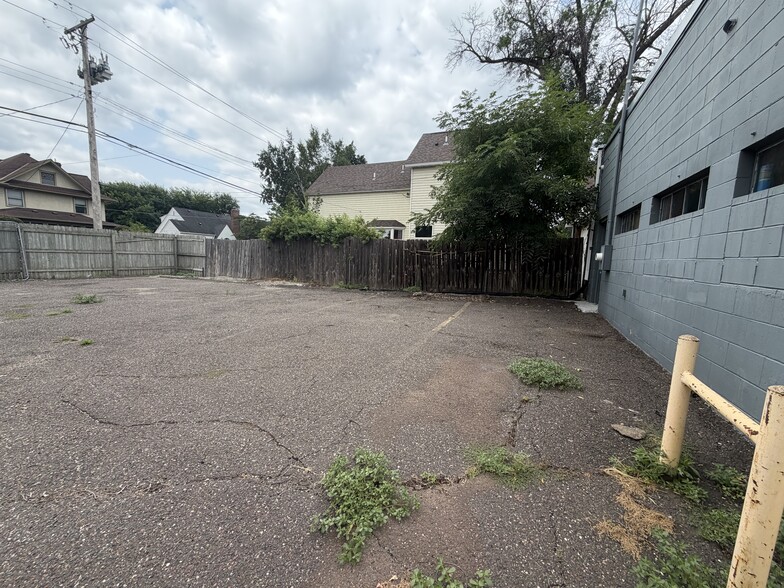 More Photos Of 237 Richmond St, Saint Paul Auto Repair For Sale