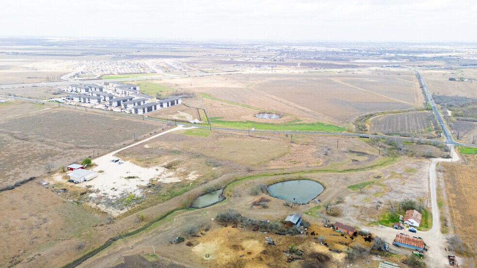 More Photos Of 2330 Schuwirth Rd, Converse Warehouse For Lease