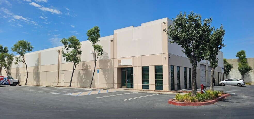 More Photos Of 7107-7139 Telegraph Rd, Montebello Warehouse For Sale