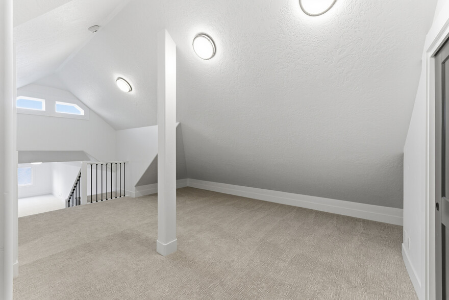 More Photos Of 2610 E Jasmine St, Meridian Flex For Sale