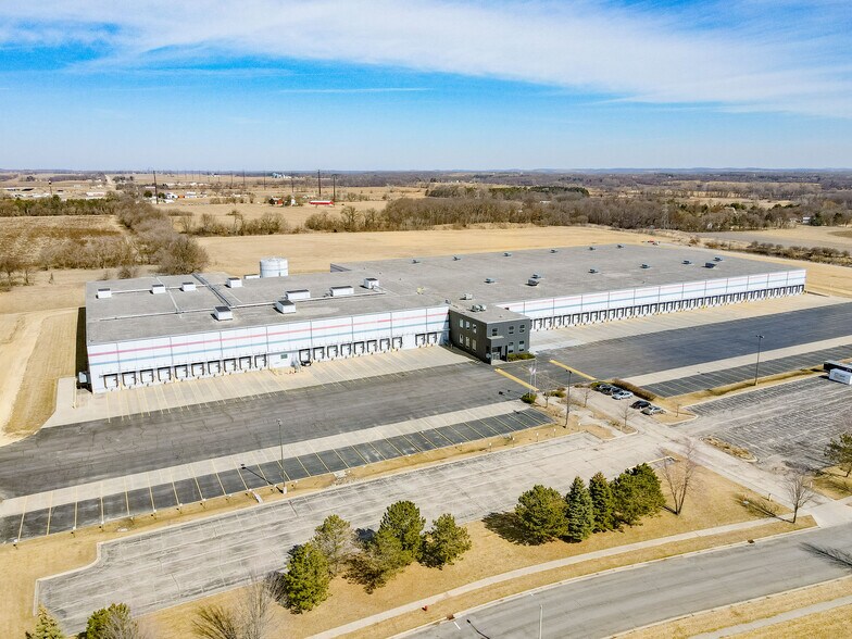 Primary Photo Of 200 Interstate Blvd, Edgerton Distribution For Lease