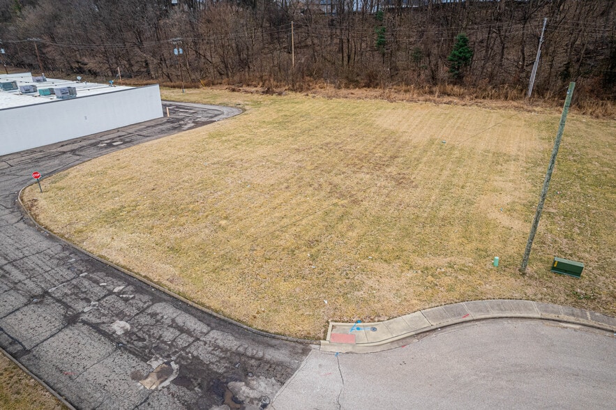 More Photos Of 401 Walker Dr, Henderson General Retail For Sale