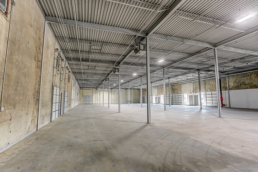 More Photos Of 2630-2656 Summer Ave, Memphis Unknown For Lease