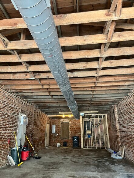 More Photos Of 8617 Old State Rd, Holly Hill General Retail For Lease