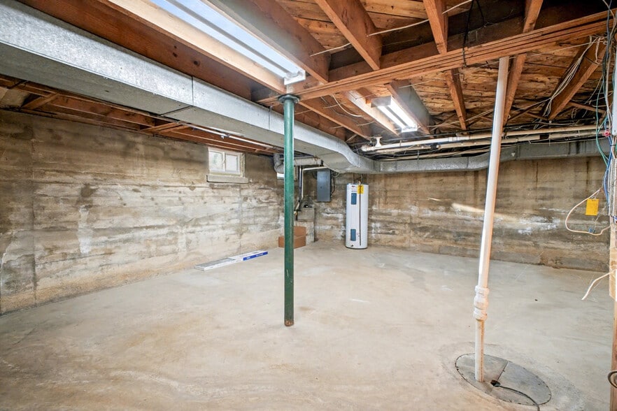 More Photos Of 4412 Lafayette Blvd, Fredericksburg Loft Creative Space For Lease