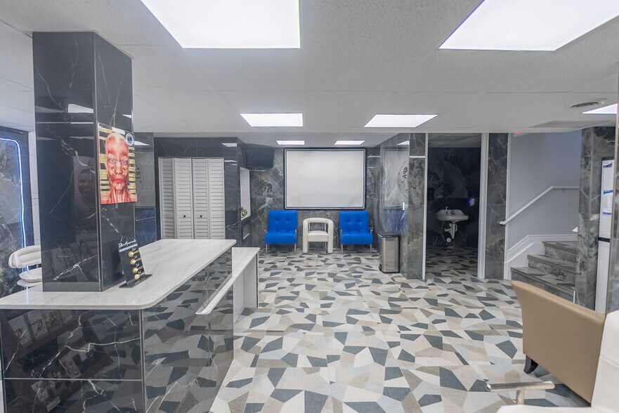More Photos Of 15645 Farmington Rd, Livonia Medical For Lease