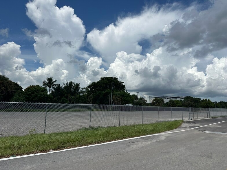 More Photos Of 2269 Indian Rd, West Palm Beach Unknown For Lease