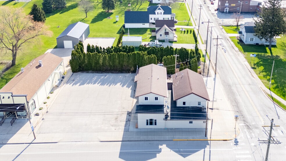 More Photos Of 504 Milwaukee St, Lomira Flex For Sale