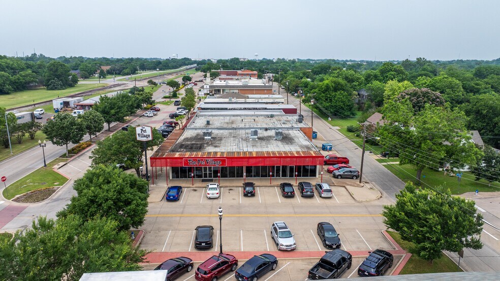 More Photos Of 200 N Main St, Duncanville Storefront Retail Office For Sale