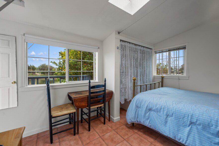 More Photos Of 2000 Clinton Ave, Alameda Apartments For Sale