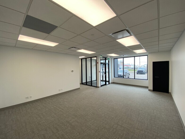 More Photos Of 5423 61 Av SE, Calgary Warehouse For Sale