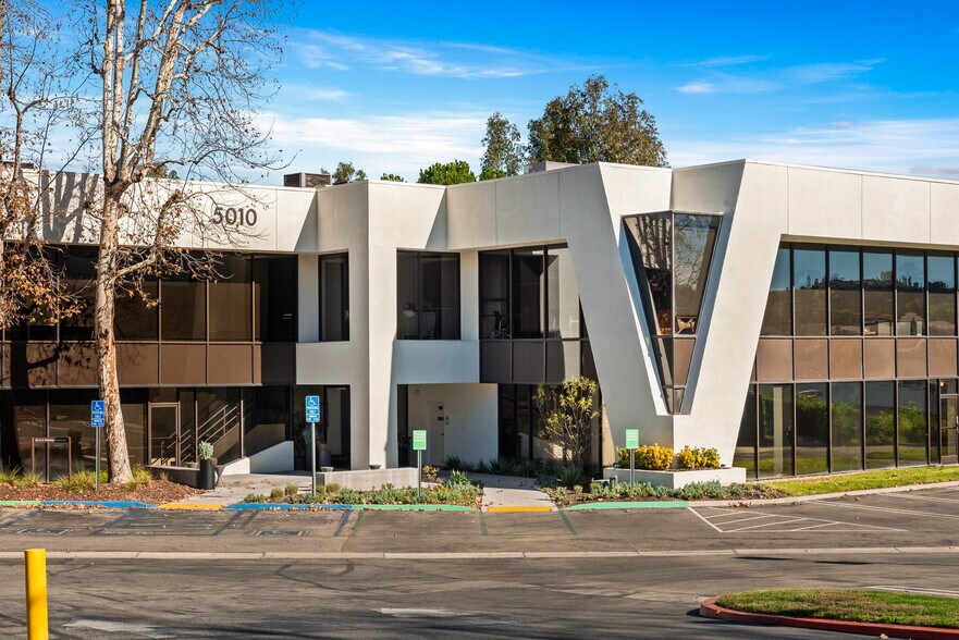 More Photos Of 5000 N Parkway Calabasas, Calabasas Unknown For Lease