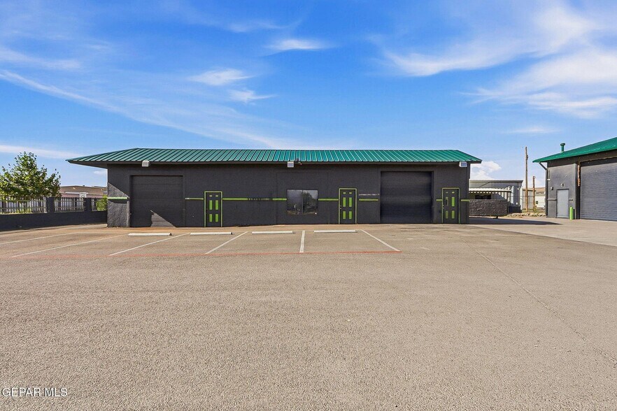 More Photos Of , Sunland Park Flex For Sale
