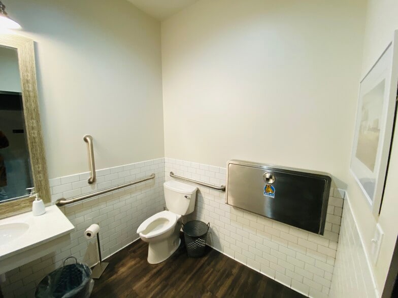 More Photos Of 2090 W Pleasant Grove Rd, Rogers Freestanding For Lease
