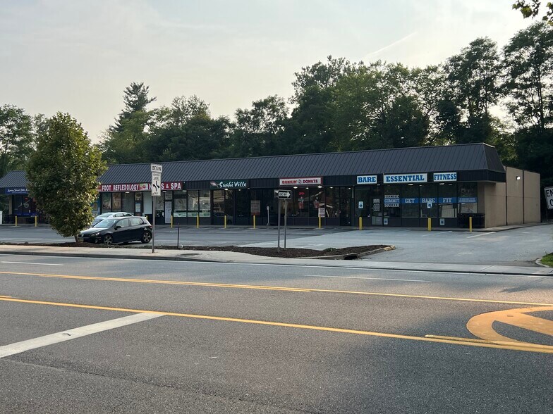 More Photos Of 59-71 Orange Tpke, Sloatsburg Storefront For Lease
