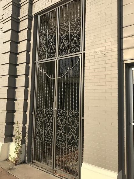 More Photos Of 406 N State Line Ave, Texarkana Storefront Retail Residential For Lease