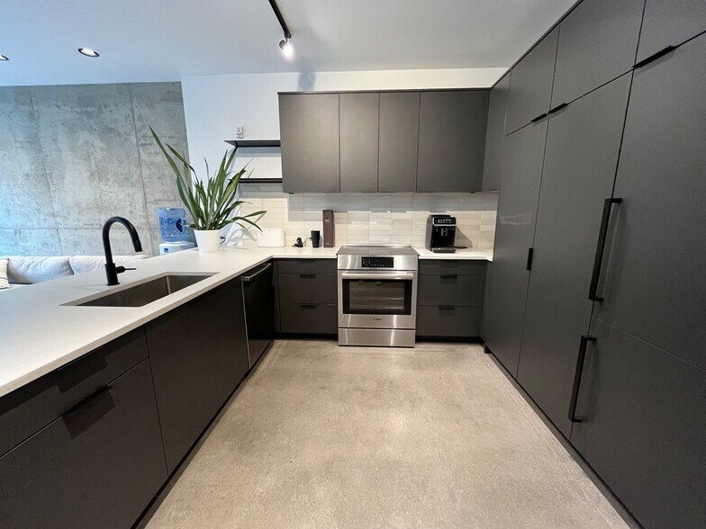 More Photos Of 1790 Gaylord St, Denver Apartments For Lease