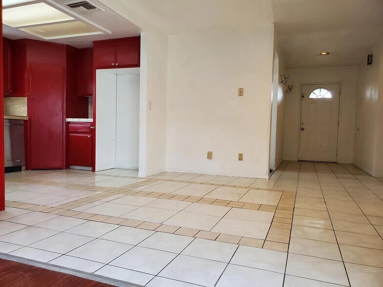 More Photos Of 616 N Citrus Ave, Escondido Specialty For Sale