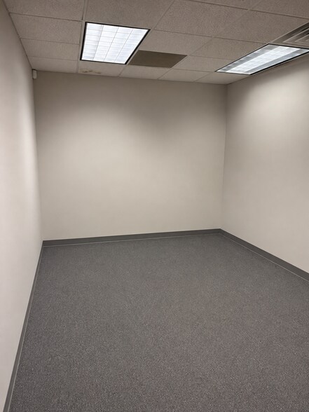 More Photos Of 10035 Sliding Hill Rd, Ashland Office For Lease