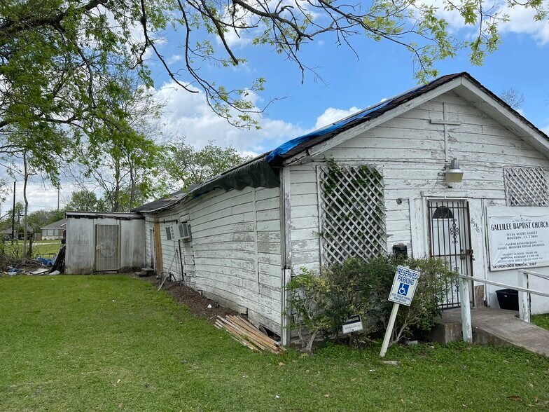 More Photos Of 8536 Scott St, Houston Religious Facility For Sale