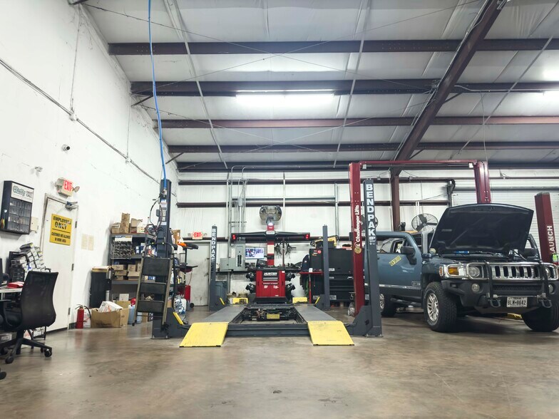 More Photos Of 17306 Alief Clodine Rd, Richmond Auto Repair For Sale