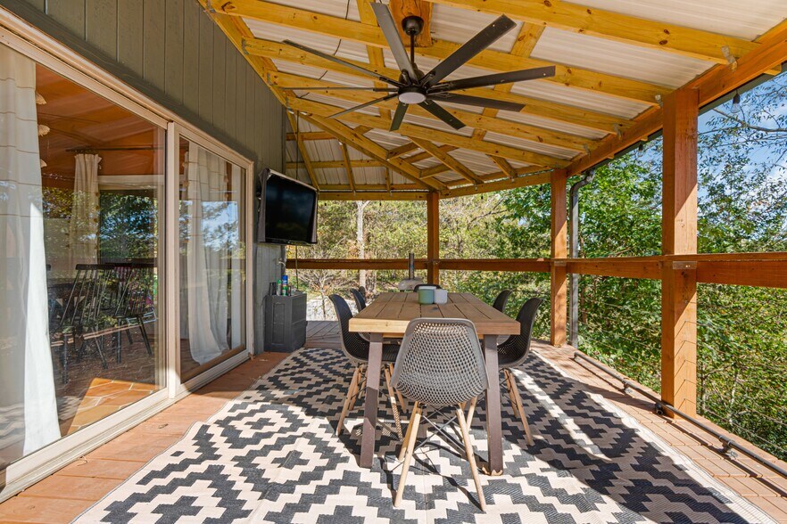 More Photos Of 122 Ouachita River Haven Rd, Pencil Bluff Hotel For Sale