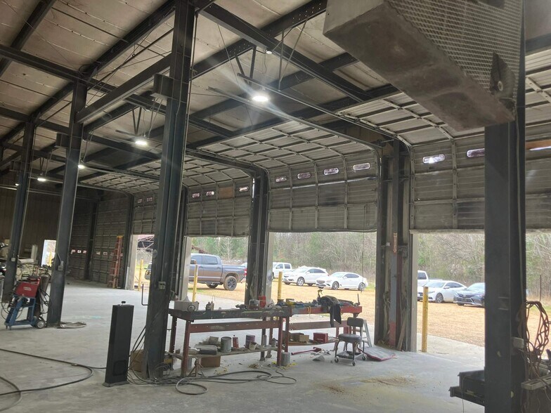 More Photos Of 429 Us-80, Jackson Manufacturing For Lease