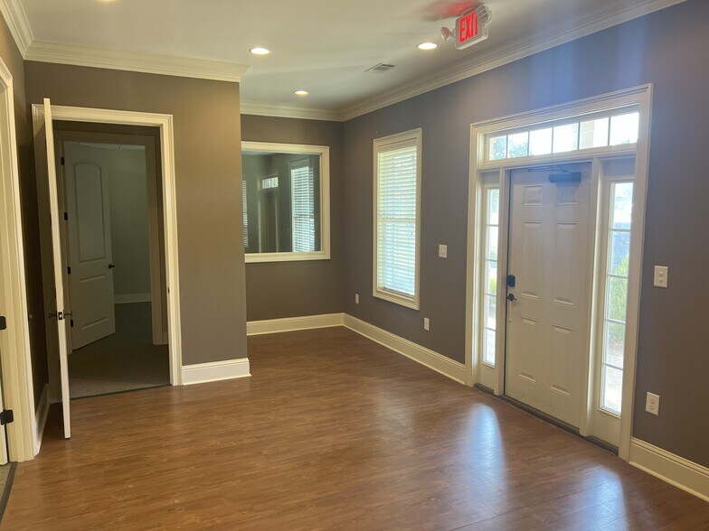 More Photos Of 2000 Northside Crossing, Macon-Bibb Office For Lease