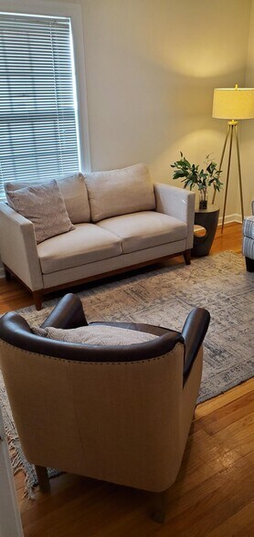 More Photos Of 132 W Lake St, Bloomingdale Coworking Space