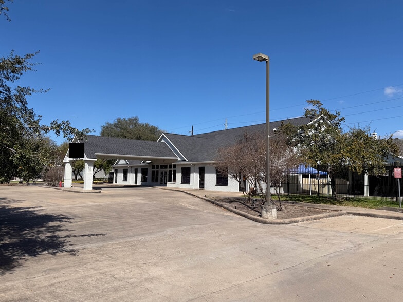 Primary Photo Of 3663 S Dairy Ashford Rd, Houston Veterinarian Kennel For Lease