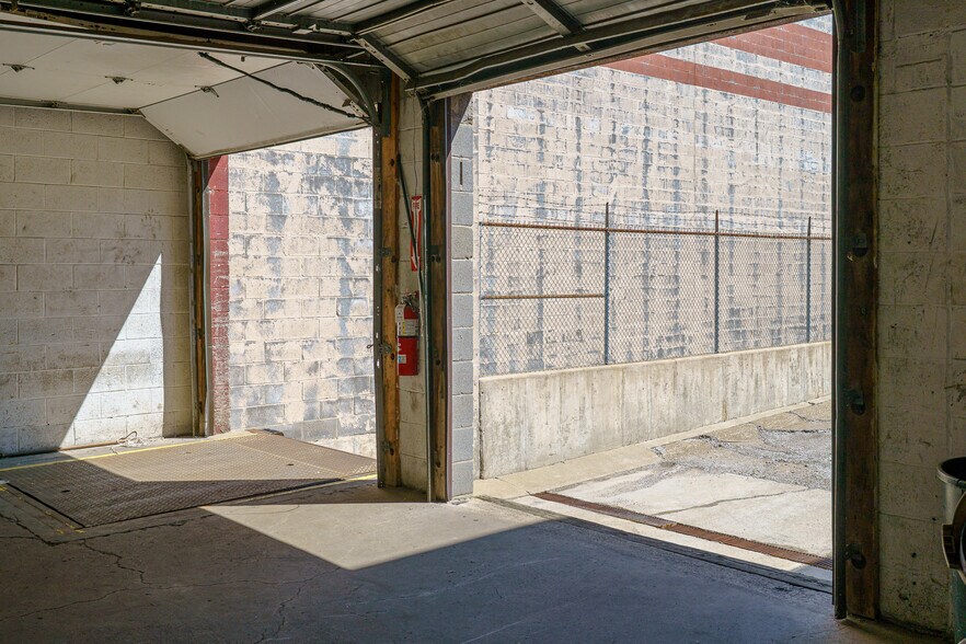 More Photos Of 2201-2235 W 110th St, Cleveland Warehouse For Lease