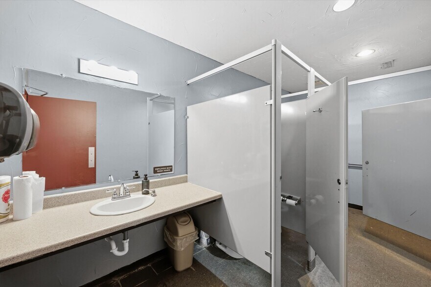 More Photos Of 18625 Main St, Tontogany Flex For Sale