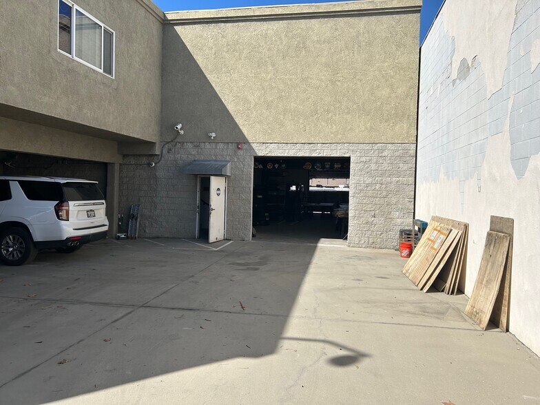 More Photos Of 8843 Lankershim Blvd, Sun Valley Light Manufacturing For Lease