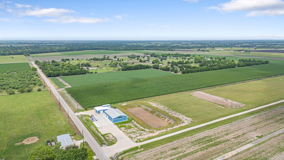 More Photos Of 15002 Bj Dusek Rd, Wallis Flex For Sale