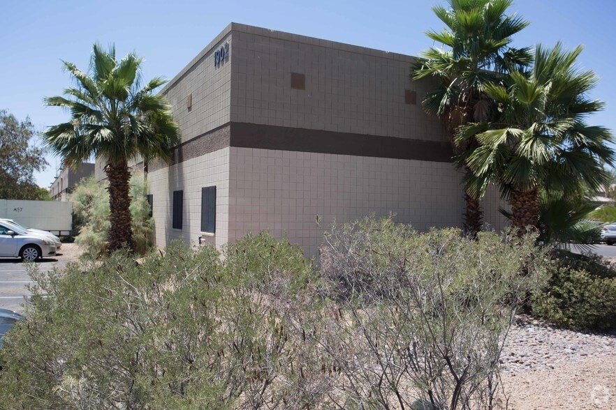 More Photos Of 1902 N Country Club Dr, Mesa Service For Lease