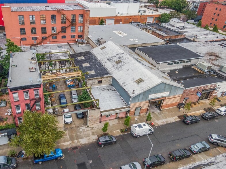 More Photos Of 305 Douglass St, Brooklyn Warehouse For Sale