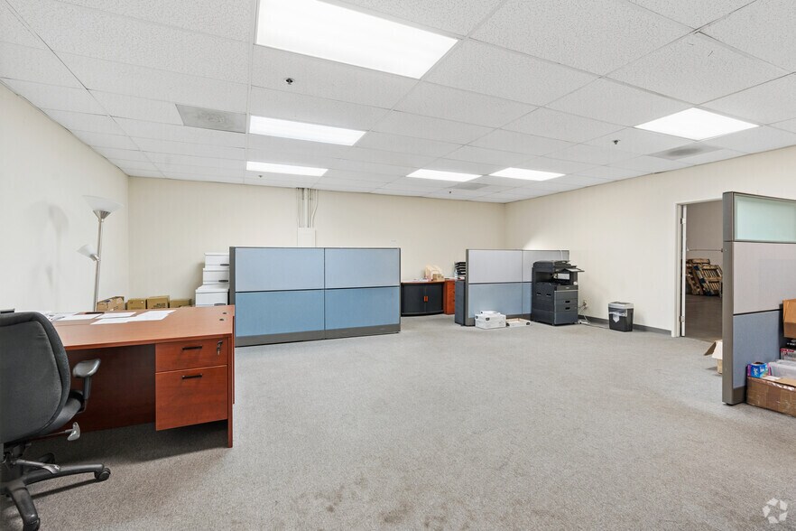 More Photos Of 53A Bonaventura Dr, San Jose Warehouse For Lease