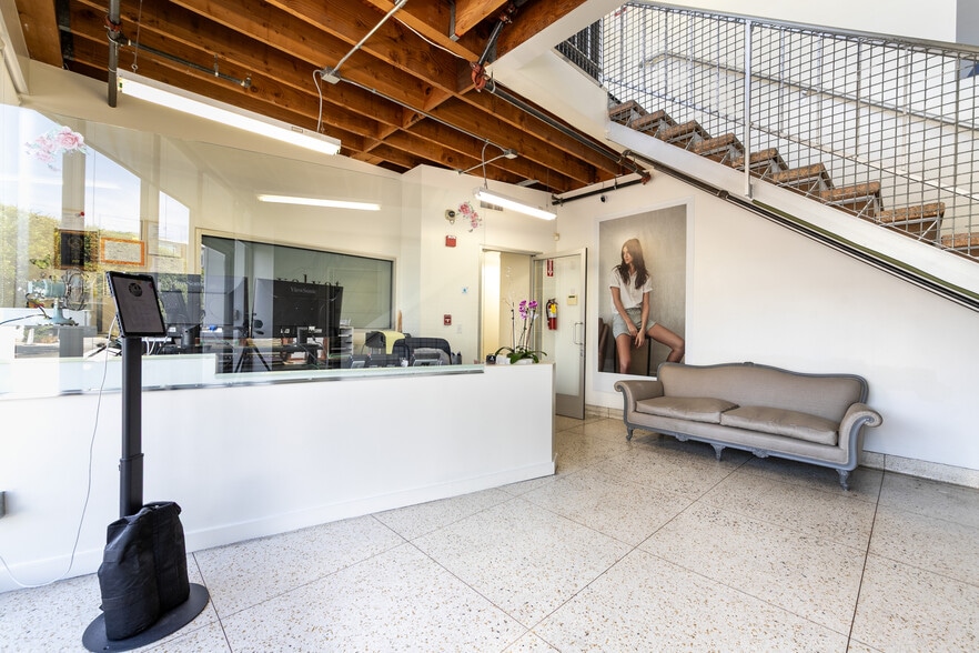 More Photos Of 3961 Landmark St, Culver City Warehouse For Lease