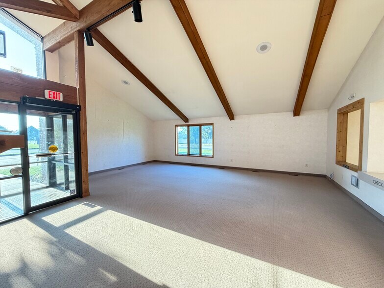 More Photos Of 620 N Alpha St, Grand Island Medical For Sale
