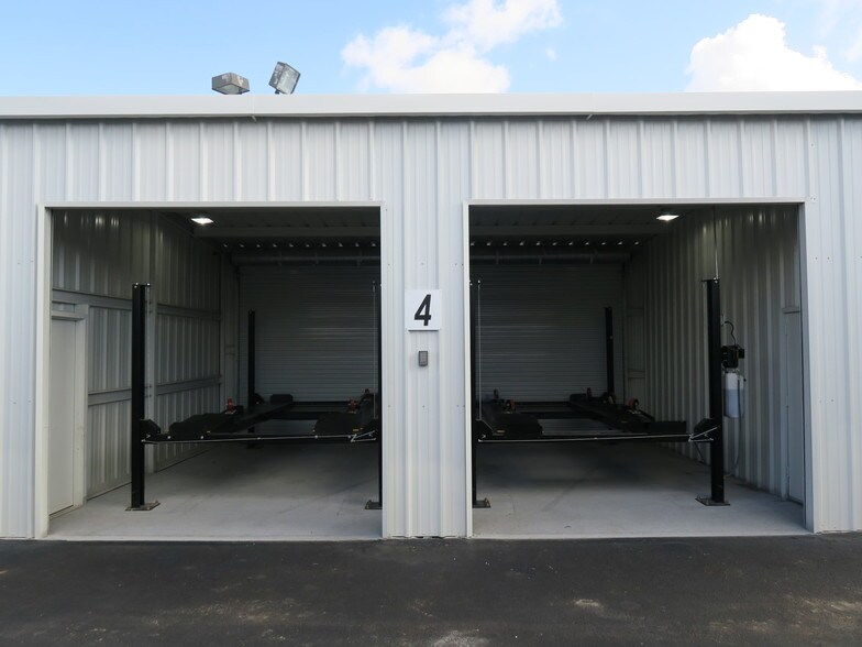 More Photos Of 5711 Star Ln, Houston Industrial For Sale