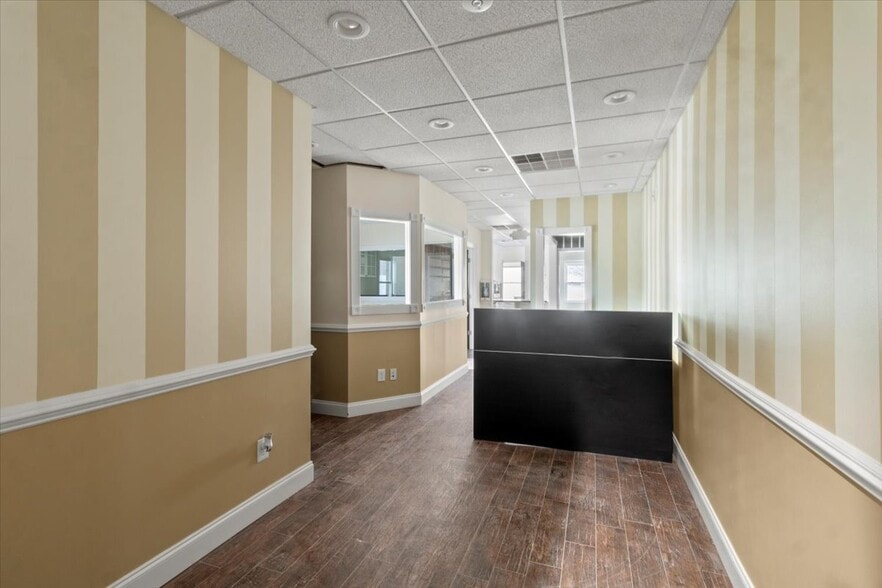 More Photos Of 530 E Main St, Chester Medical For Sale